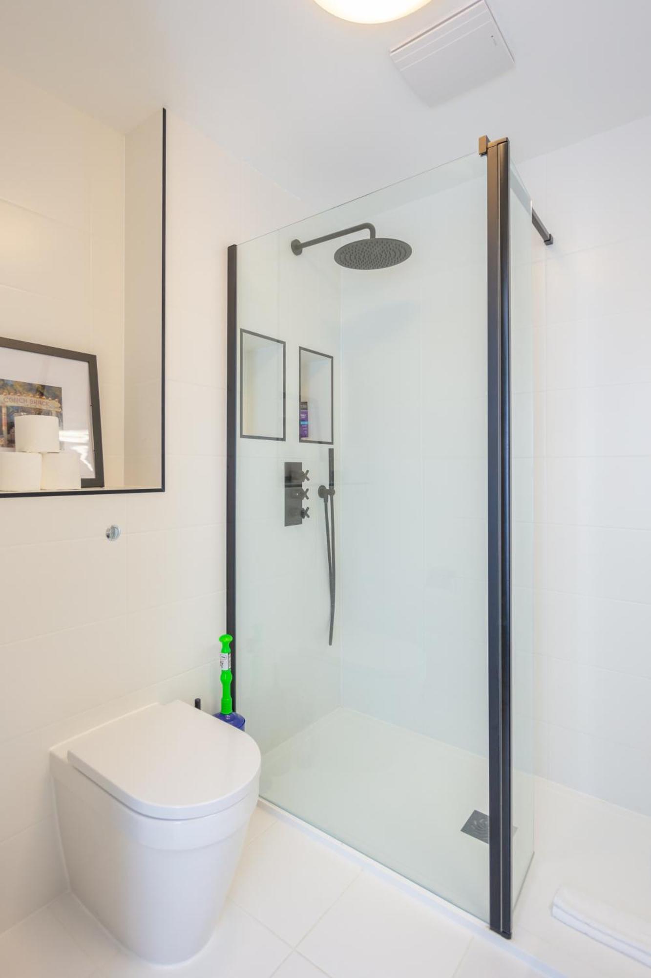 Stylish 1 Bedroom In Holborn In A Great Location *